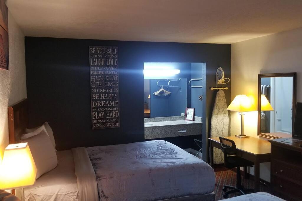 Osu 2 Queen Beds Hotel Room 117 Wi-Fi スティルウォーター エクステリア 写真