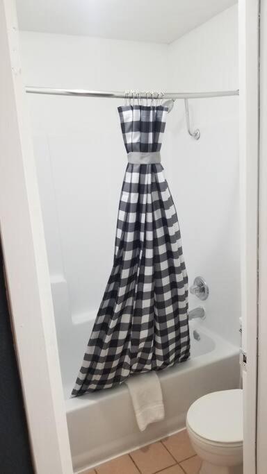 Osu 2 Queen Beds Hotel Room 117 Wi-Fi スティルウォーター エクステリア 写真