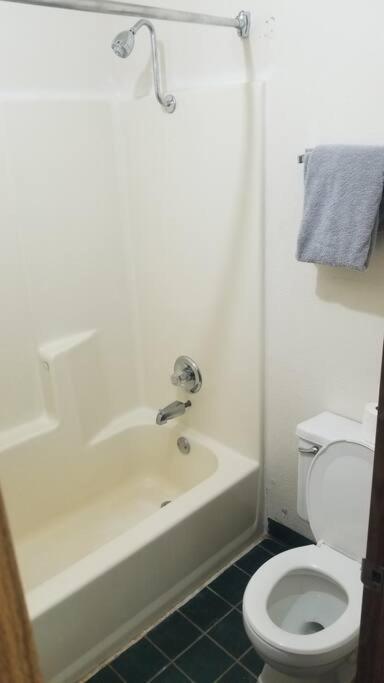 Osu 2 Queen Beds Hotel Room 117 Wi-Fi スティルウォーター エクステリア 写真