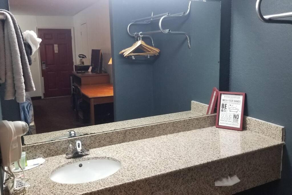 Osu 2 Queen Beds Hotel Room 117 Wi-Fi スティルウォーター エクステリア 写真